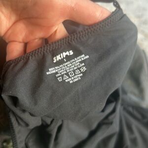 SKIMS Fits everybody dress size SMALL black